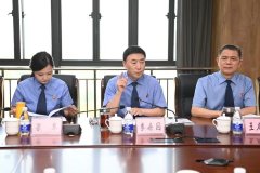 超级快乐阿迪达斯2023夏季新品闪亮登