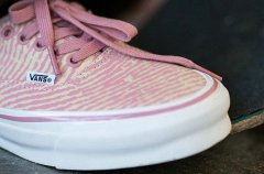 范斯 x Spunge 全新联名 Authentic 鞋款及