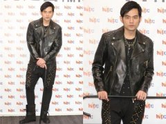 周杰伦李易峰 新老男神都把皮衣这么