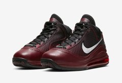 Nike LeBron 7 Christmas鞋款即将开售