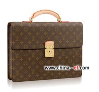 LV Monogram帆布系列公事包 强调舒适感