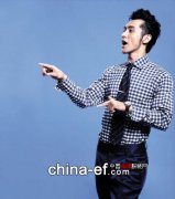 极品男人需要一件修身格纹正装衬衫