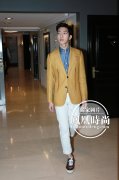 井柏然亮相Berluti 小鲜肉想不惹眼都难