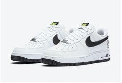 Nike Air Force 1全新白面黑钩魔术贴鞋款