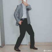 年纪渐长怎么穿才能避免油腻感夏末