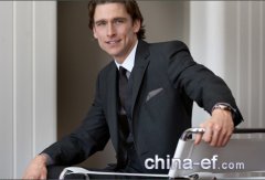 优雅 从不经意间流露出来