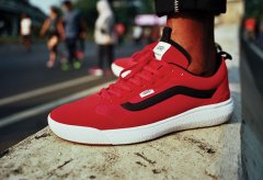 VANS范斯多功能鞋款UltraRange EXO发售