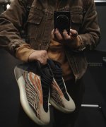 YEEZY QNTM 最新Flaora配色篮球鞋图赏