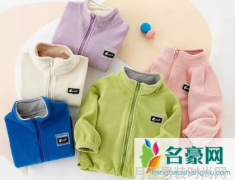 冬季潮流男生穿搭如何在保暖的同时