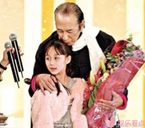 男孩们的时尚战争穿上战袍展现幽默魅力